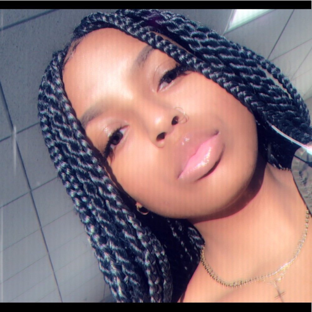 Meet your Posher, Amber